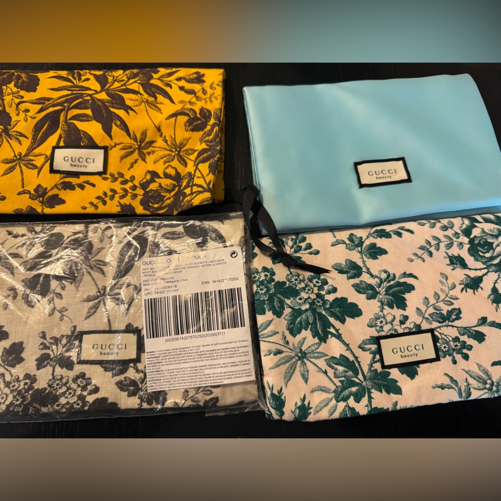 Gucci beauty pouch